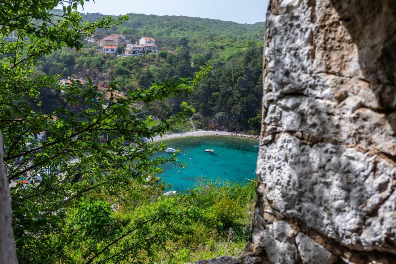 Apartman Verbenia Vrbnik Bagian luar foto
