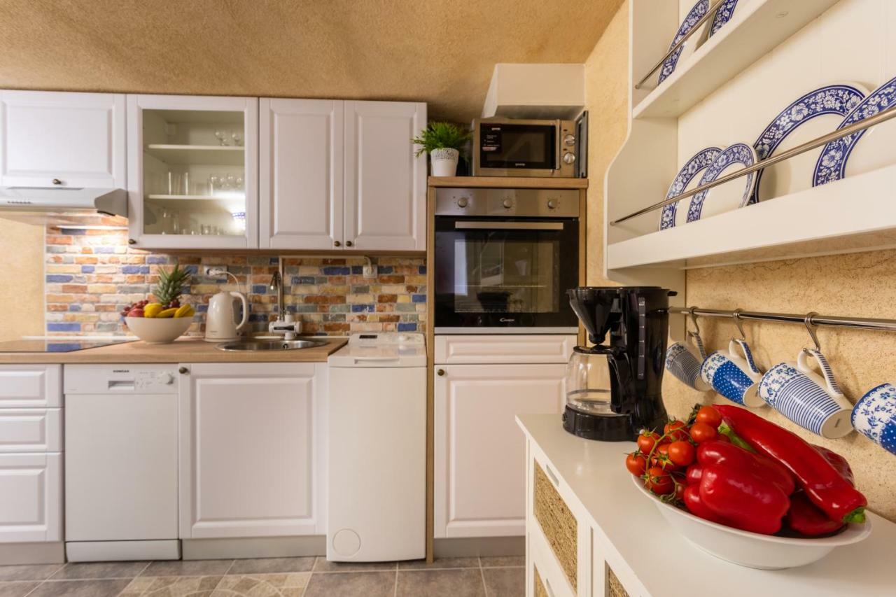 Apartman Verbenia Vrbnik Bagian luar foto